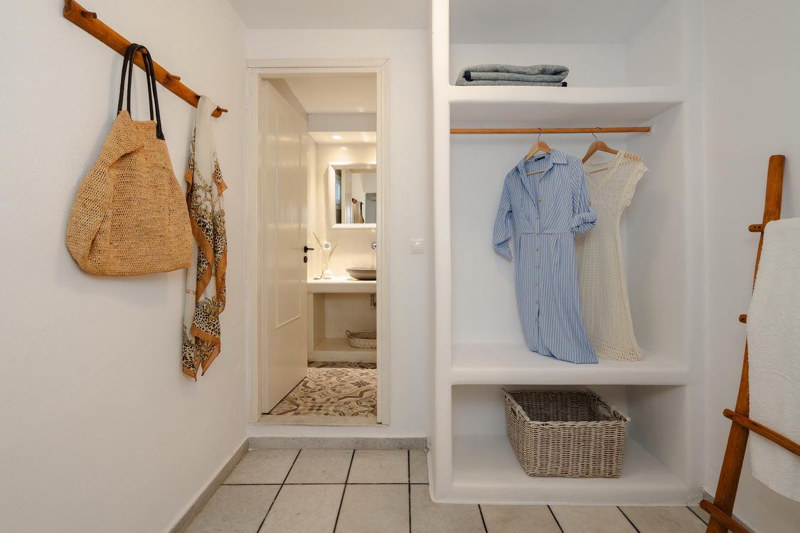 Semi-basement Quadruple Apartment